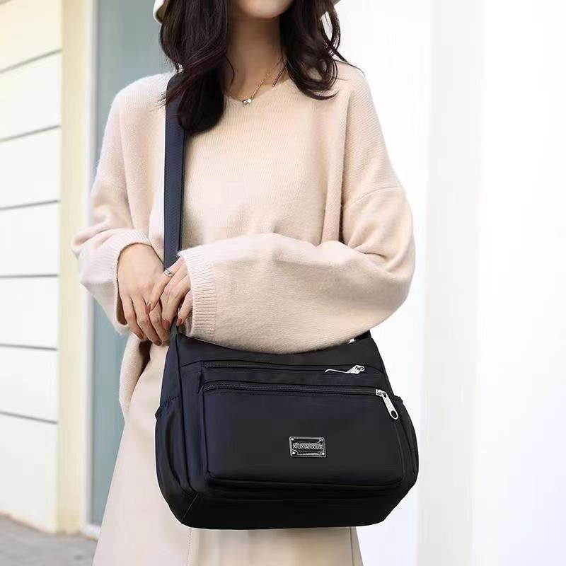 Practical Shoulder Bag Bowlift