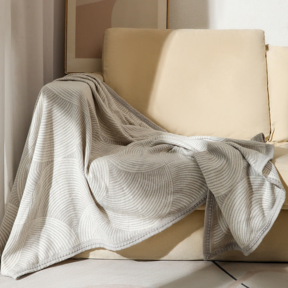 Women's exclusive and cozy knit blanket with geometric pattern Bowlift