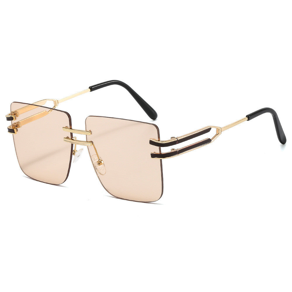 women's fashionable sunglasses with extravagant frame and delicate accents Bowlift