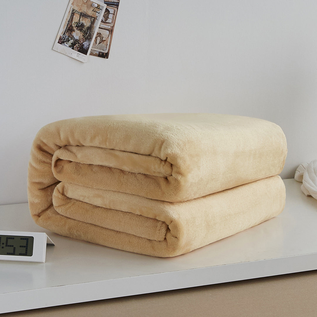 Ultra-Plush Fleece Throw Blanket Bowlift