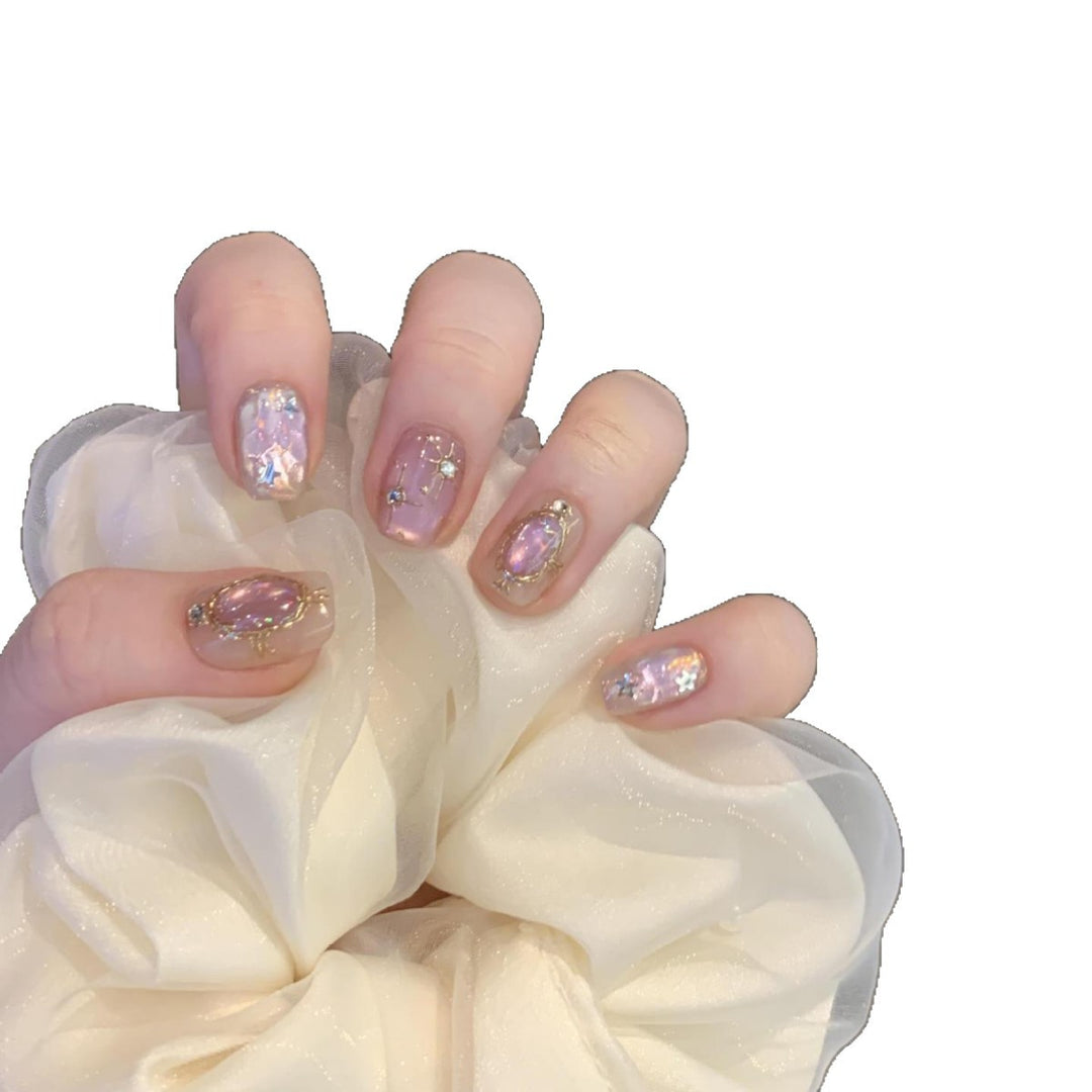 Glamorous nail art with glitter effect Bowlift