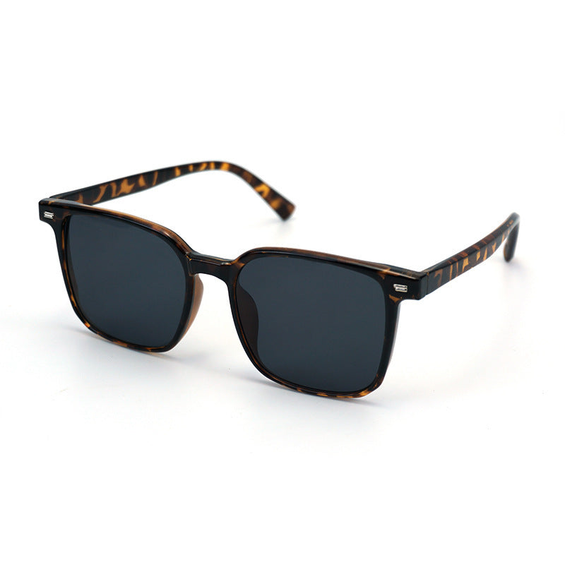 Women Square Sunglasses with Modern Accents Bowlift