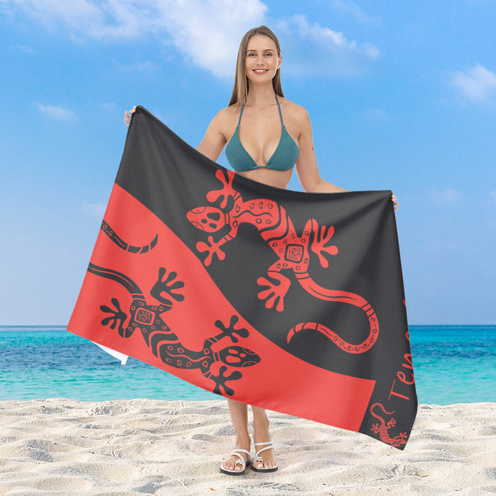 Beach towel with colorful gecko pattern Bowlift
