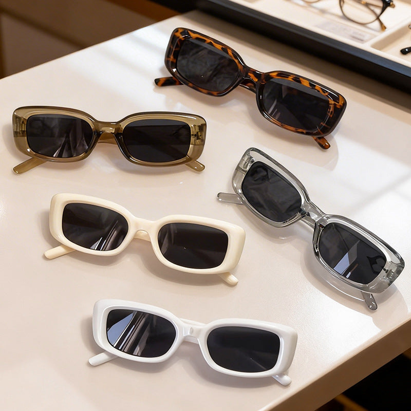 Vintage-Inspired Oversized Sunglasses Bowlift