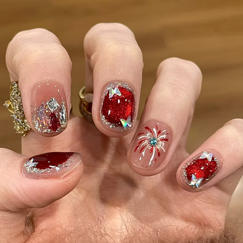 Nail set with sparkly glitter and creative design accents Bowlift