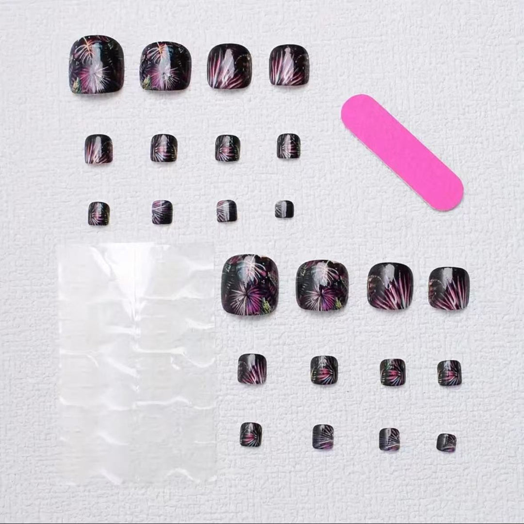 Nail art set with creative floral design Bowlift