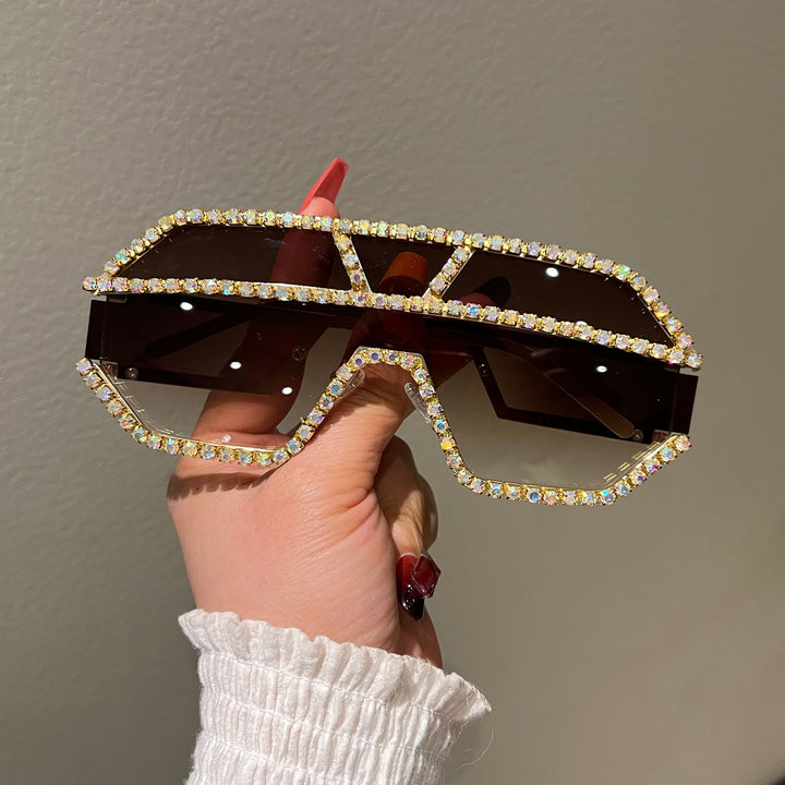 Ladies extravagant fashion glasses Bowlift