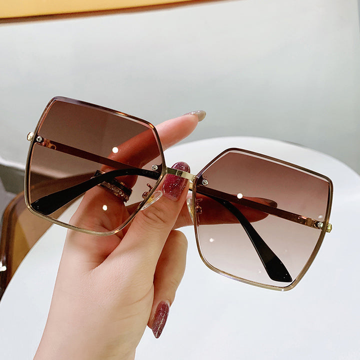 Ladies fashionable square sunglasses with polarized lenses Bowlift