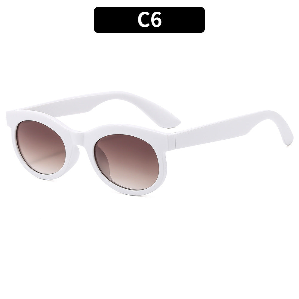 Stylish Cat-Eye Sunglasses with Unique Tortoiseshell Frame