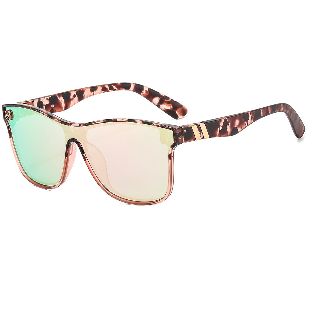 Fashion-Forward Retro-Inspired Sunglasses Bowlift