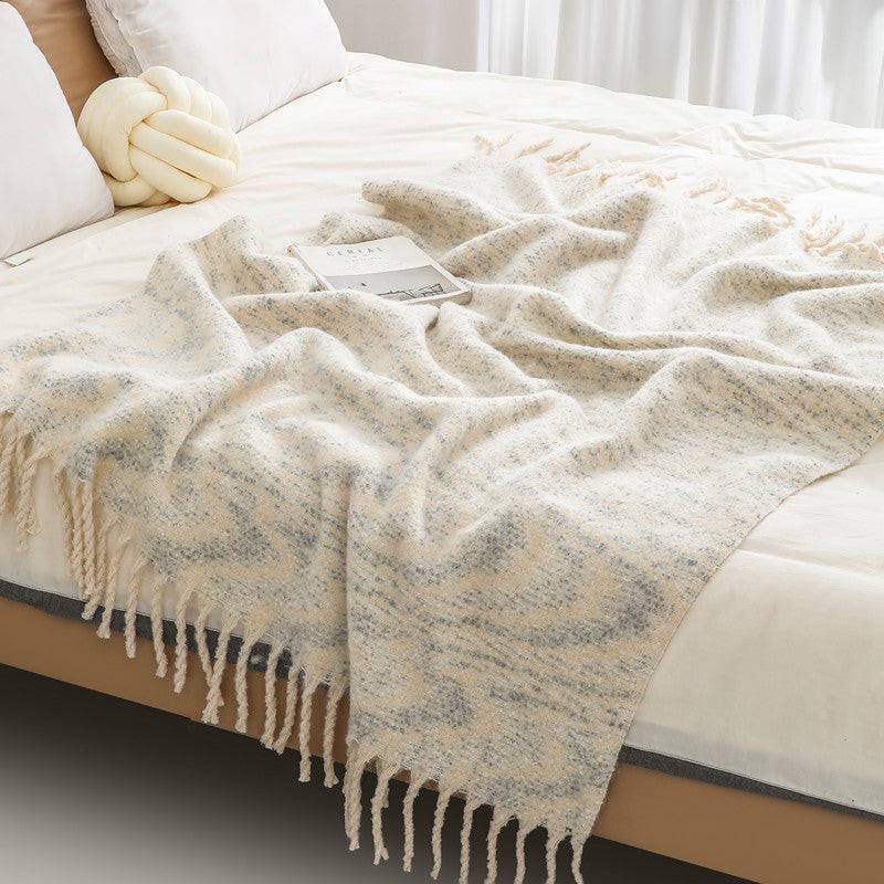 Ladies elegant and cozy blanket with fringes Bowlift