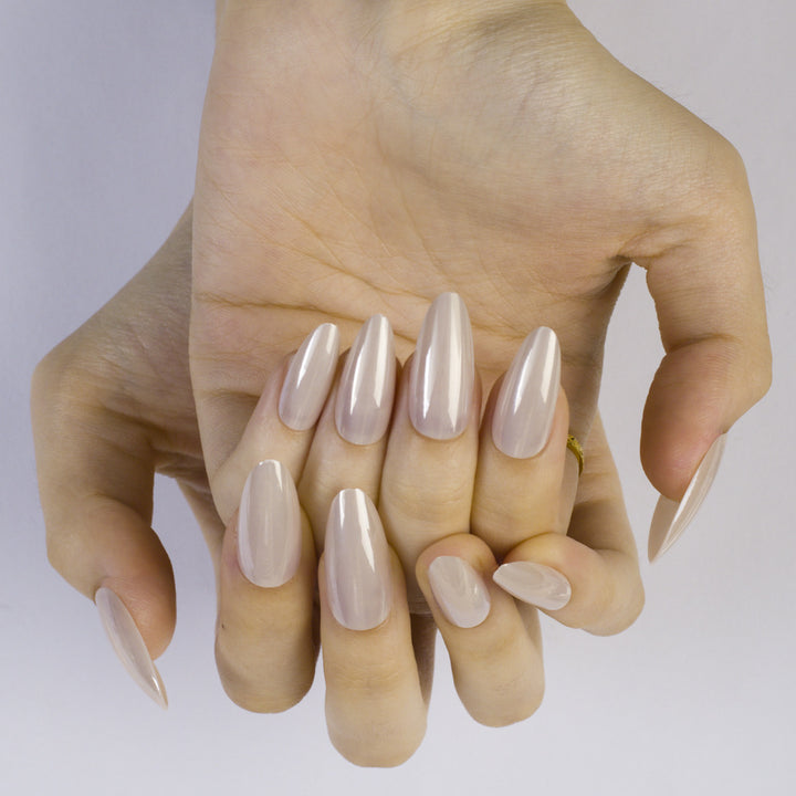 Premium Artificial Nails with Stylish Stiletto Design Bowlift