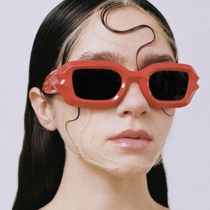 Women's fashionable sunglasses with striking frame Bowlift