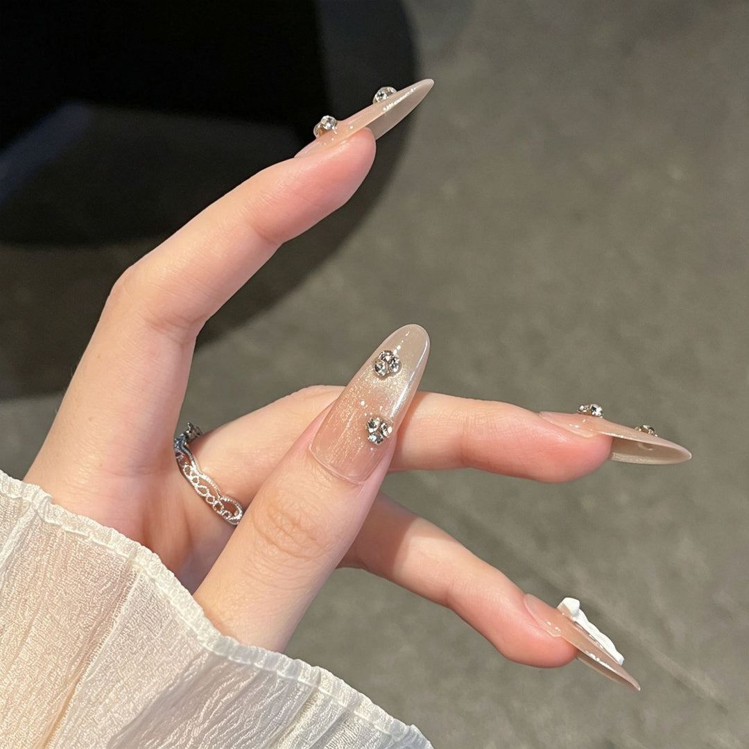 Decorative Rhinestone-Crafted Press-On Nail Extensions Bowlift