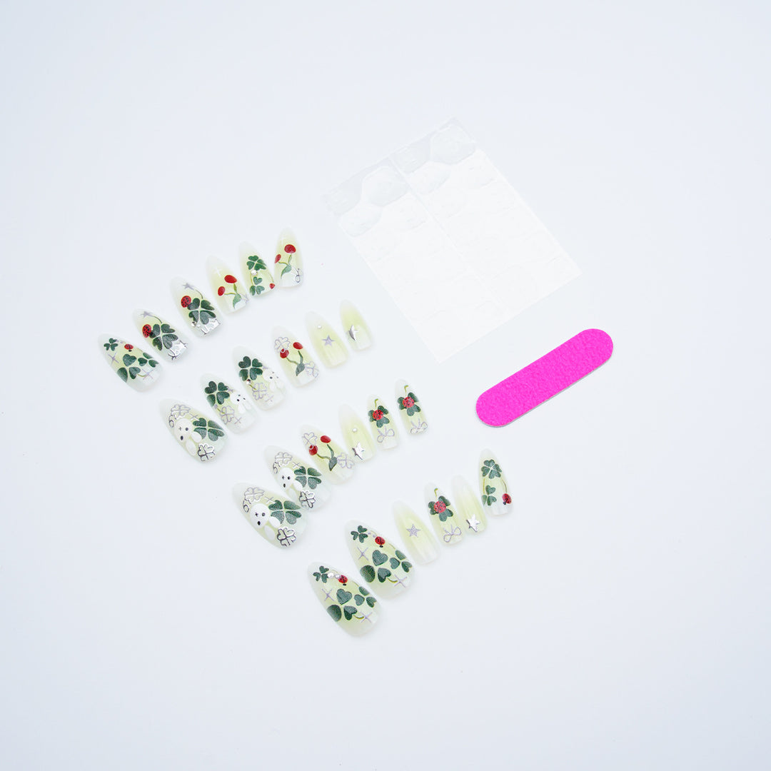 Playful artificial nails with plant motifs Bowlift