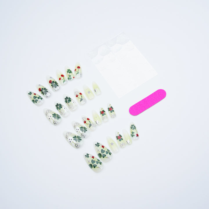 Playful artificial nails with plant motifs Bowlift
