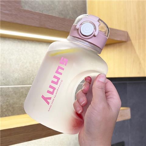Ladies BPA-free drinking bottle with practical spout Bowlift