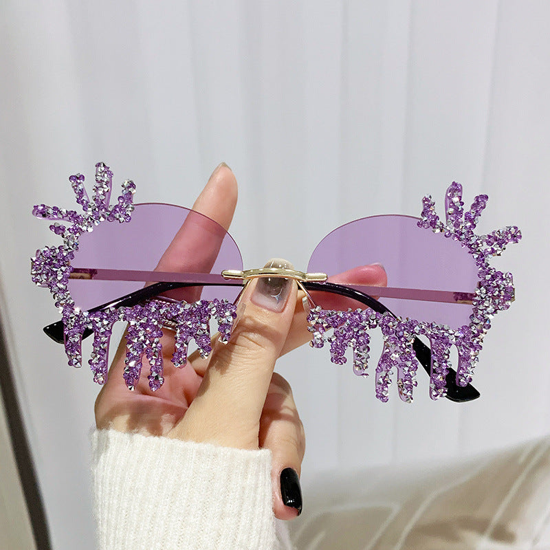 Women Extravagant Sunglasses with Sparkling Rhinestone Decorations Bowlift