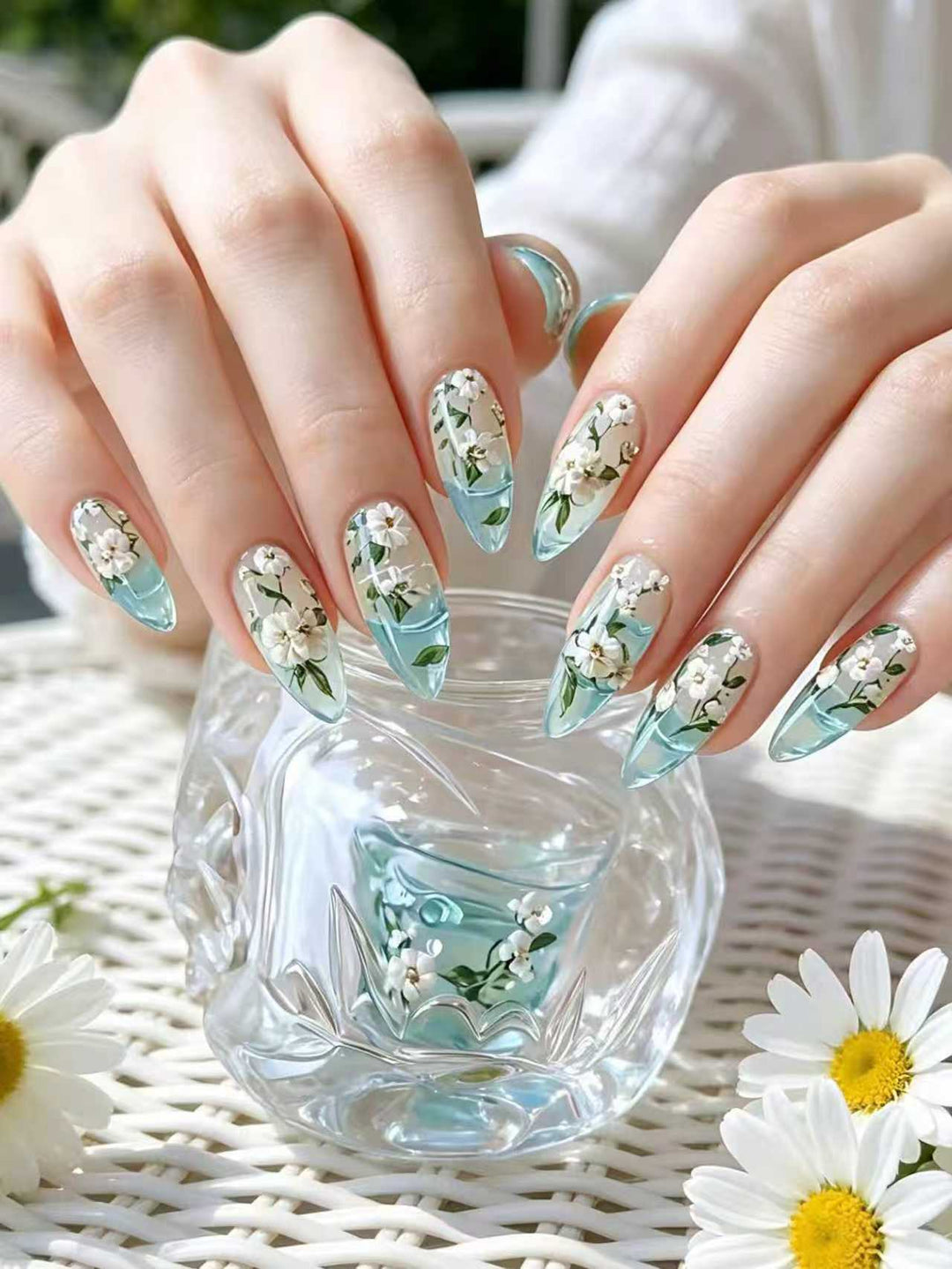 Floral Elegant Acrylic Nail Art Bowlift