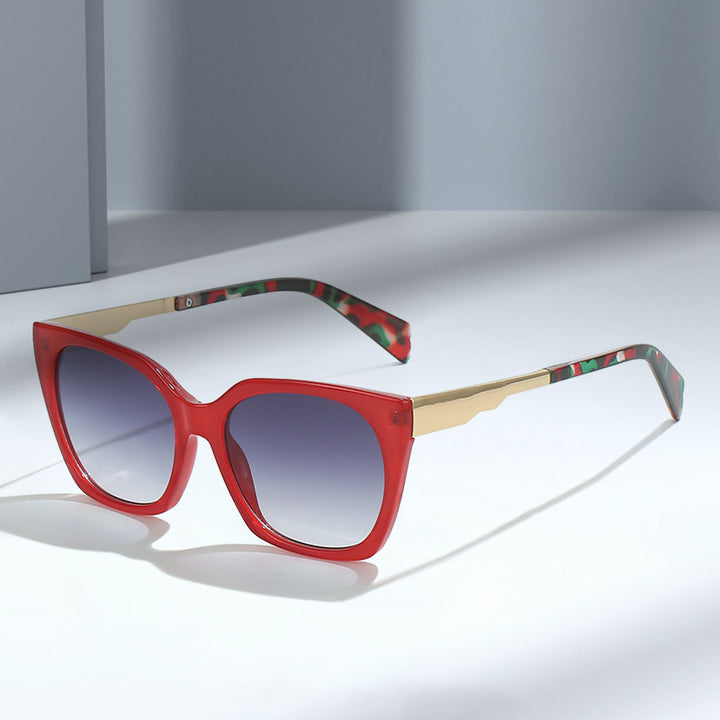 Women's oversized sunglasses with elegant transparent frame and golden accents Bowlift