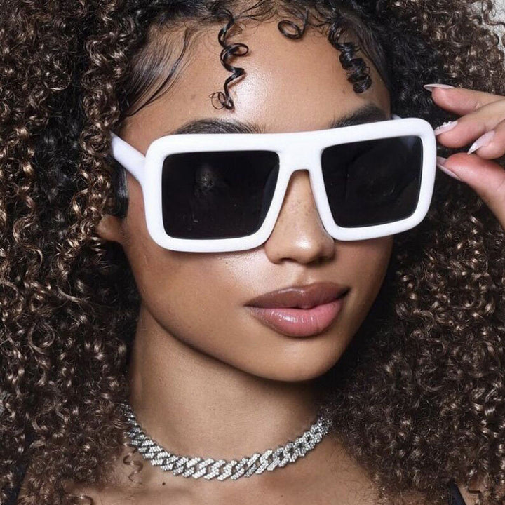 Women's sunglasses in a modern, rectangular design with high UV protection function Bowlift