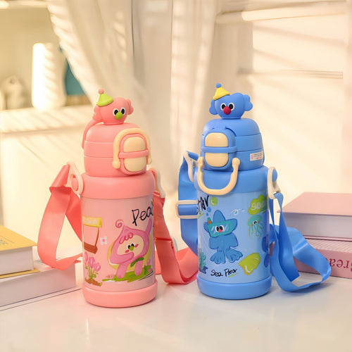 Insulated drinking bottle with practical carrying strap and creative design Bowlift