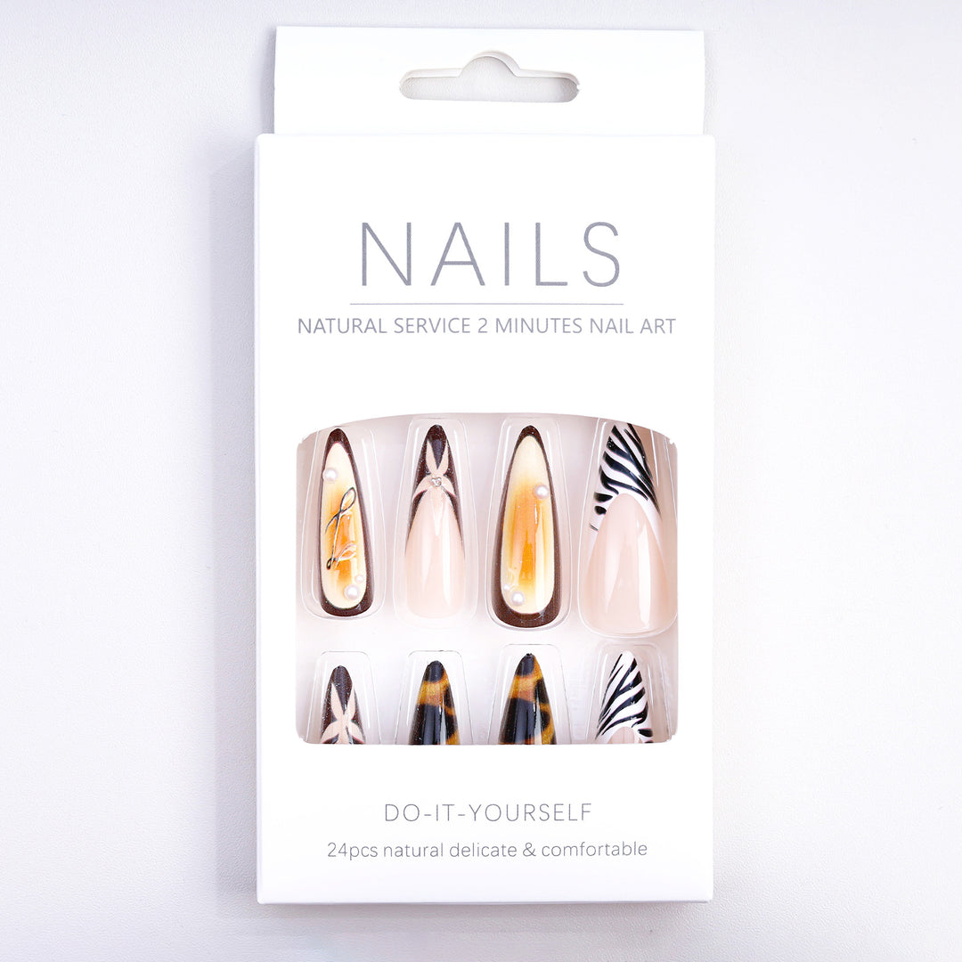Artificial Nails in Elegant Natural Design Bowlift