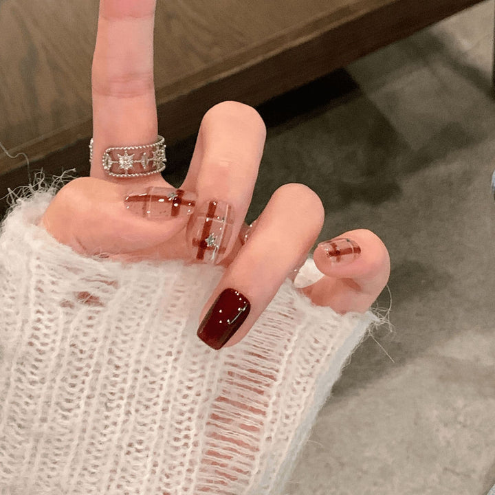 Artificial artificial nails with elegant geometric design Bowlift