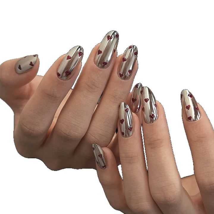 Nail art set with heart-shaped design Bowlift
