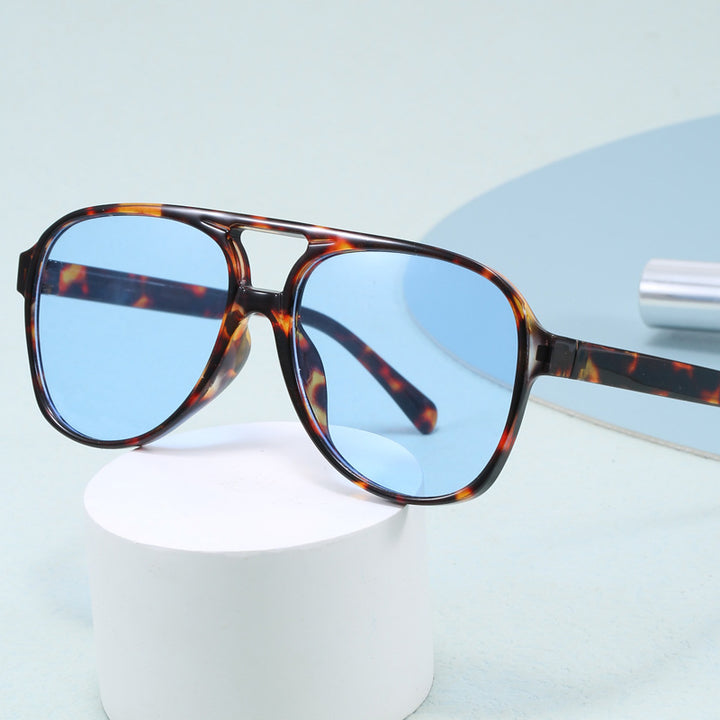 Women’s Oversized Sunglasses with Sporty Design Bowlift