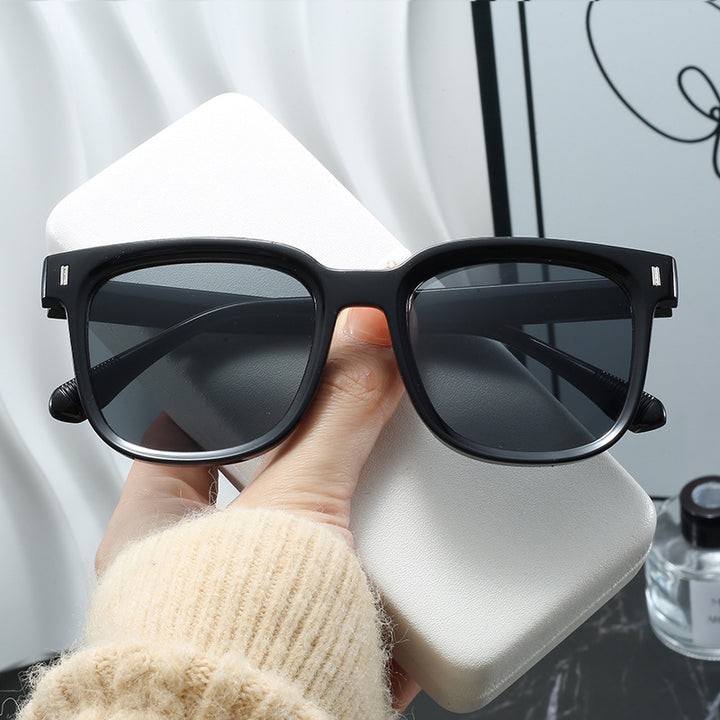Women Fashionable Square Sunglasses with Transparent Frame Bowlift