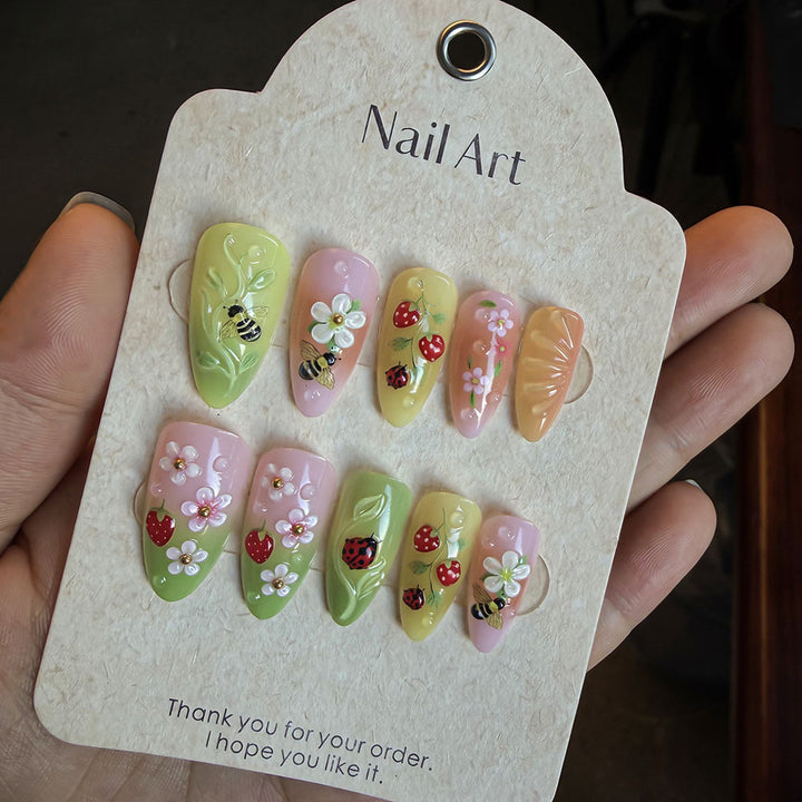 Artistic Floral Design Press-On Nails Bowlift