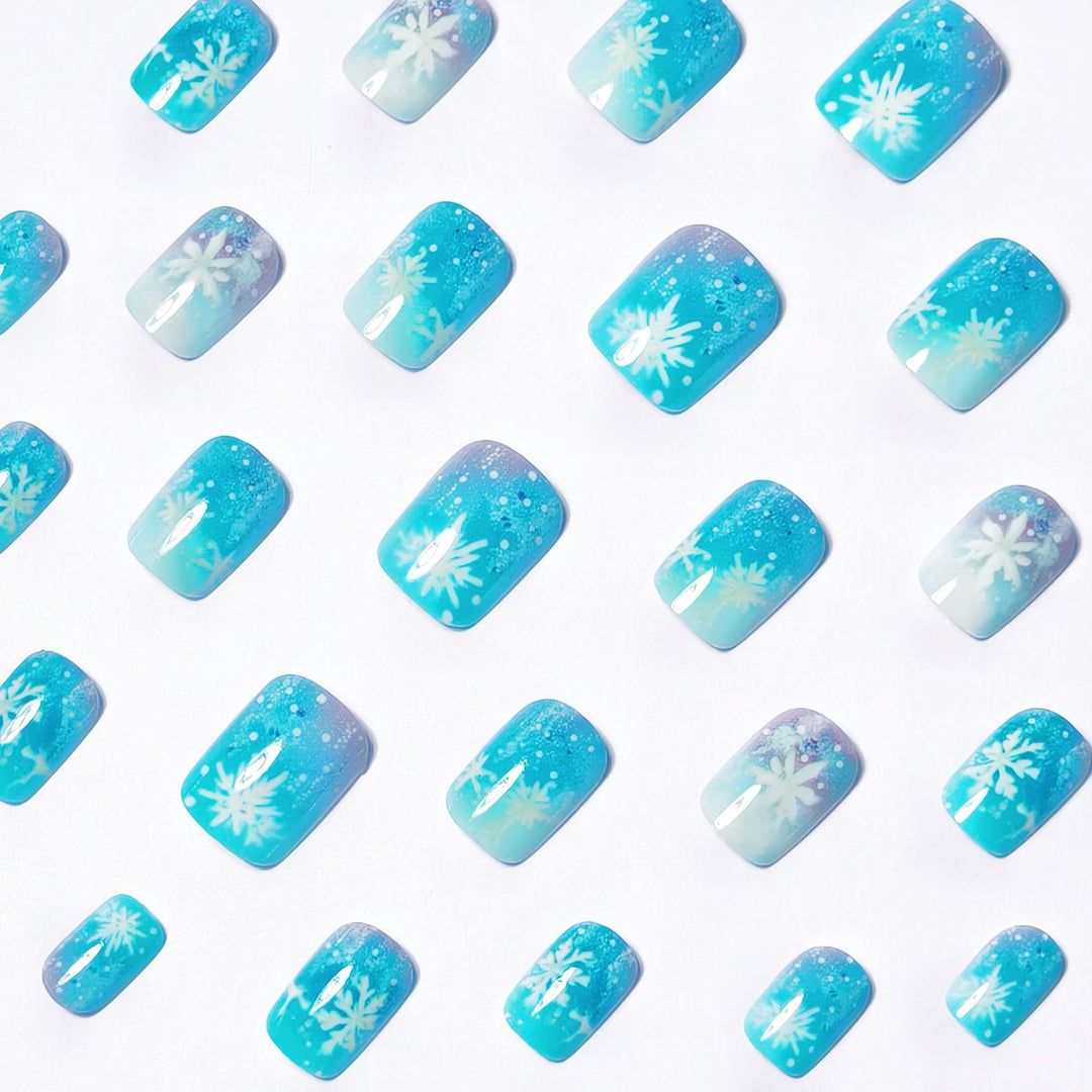 Winter-Themed Decorative Nail Art Bowlift