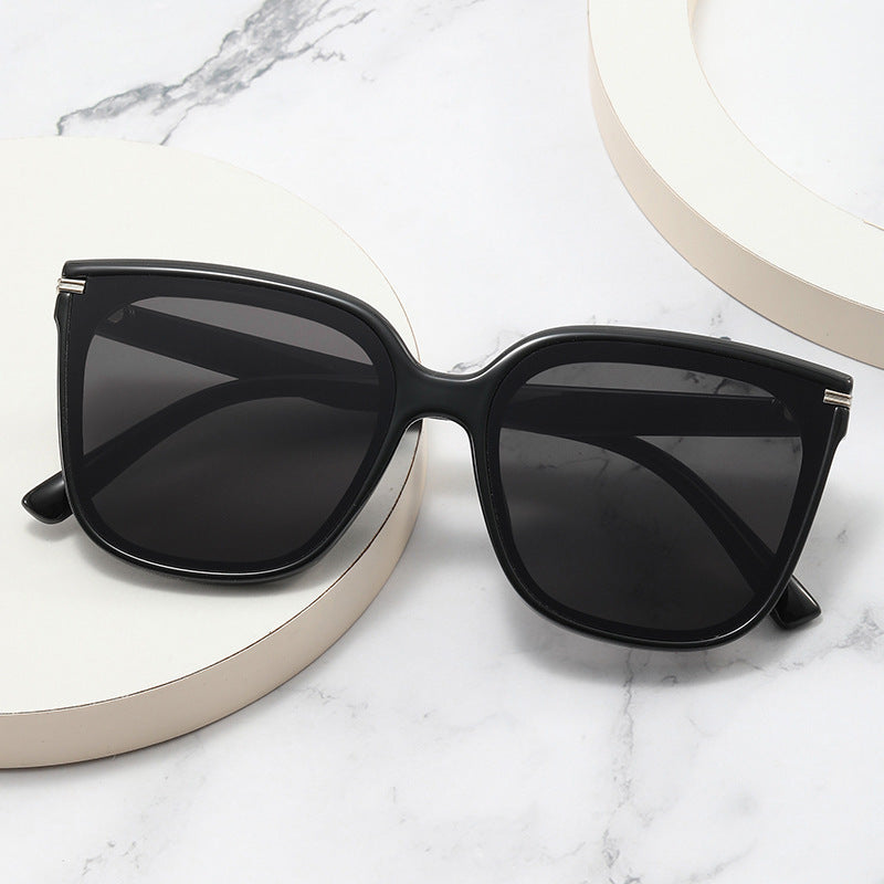 Women's Oversized Sunglasses with Fashionable Pattern Bowlift