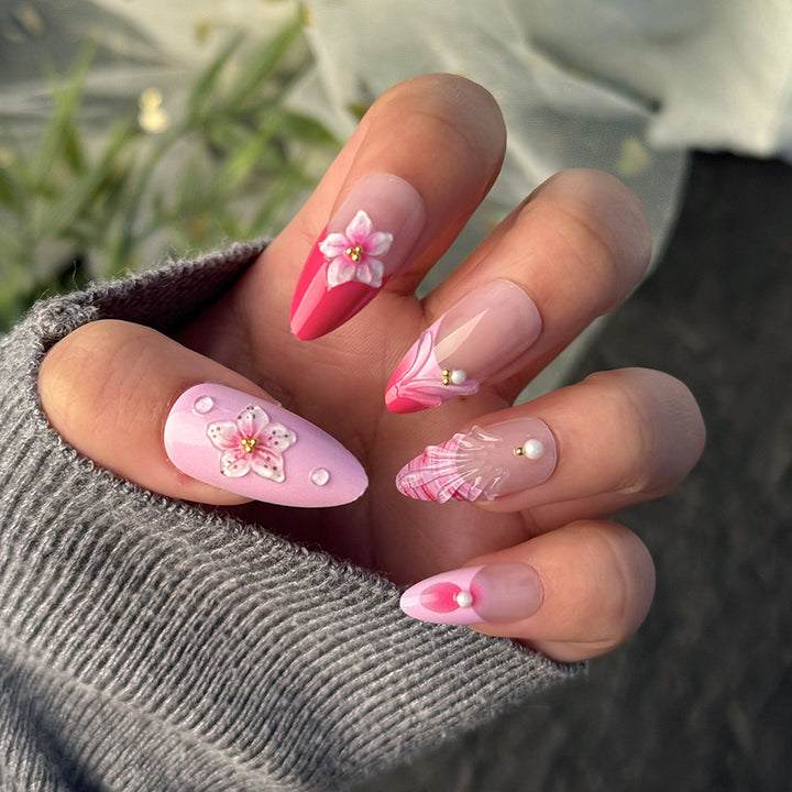 Elegant Floral-Accented Press-On Nail Set Bowlift