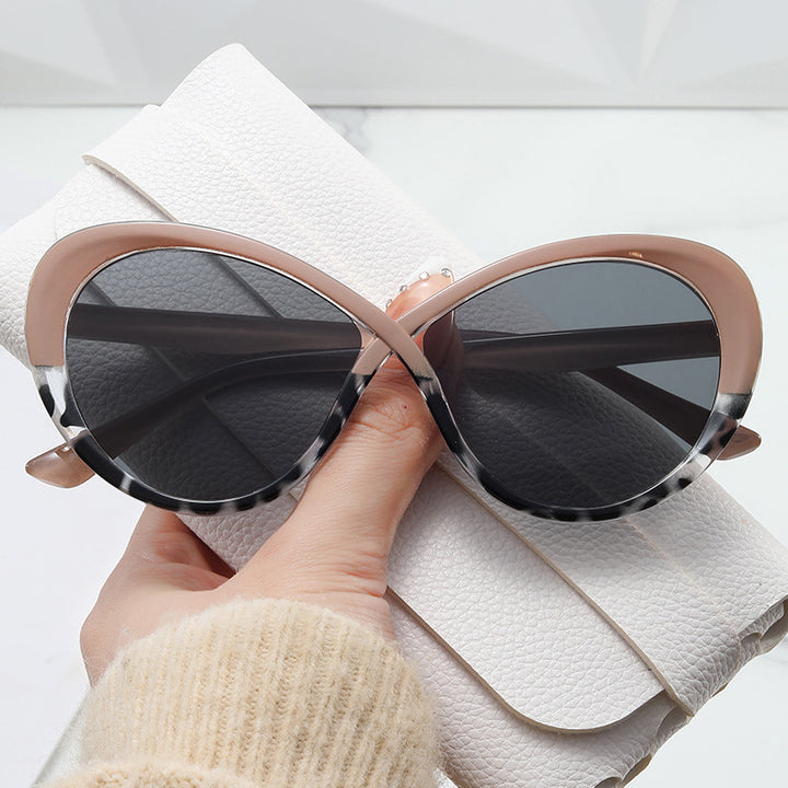 Women Cat-Eye Sunglasses with Mirrored Lenses Bowlift