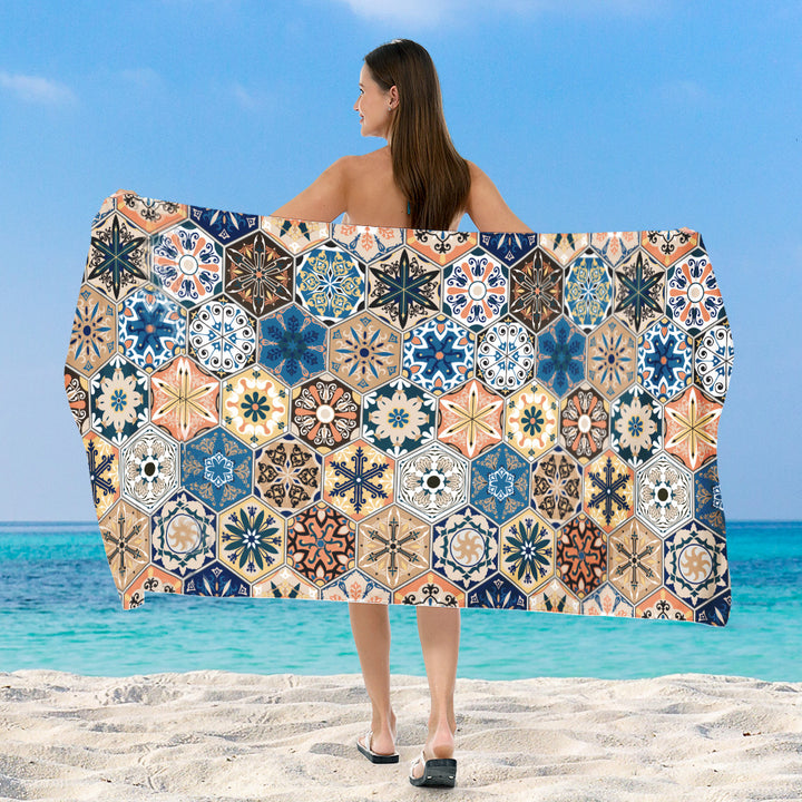 Beach towel with exclusive geometric pattern Bowlift
