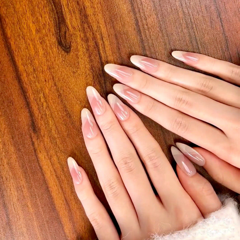 Elegant Press-On Nail Tips with Gold Accents Bowlift