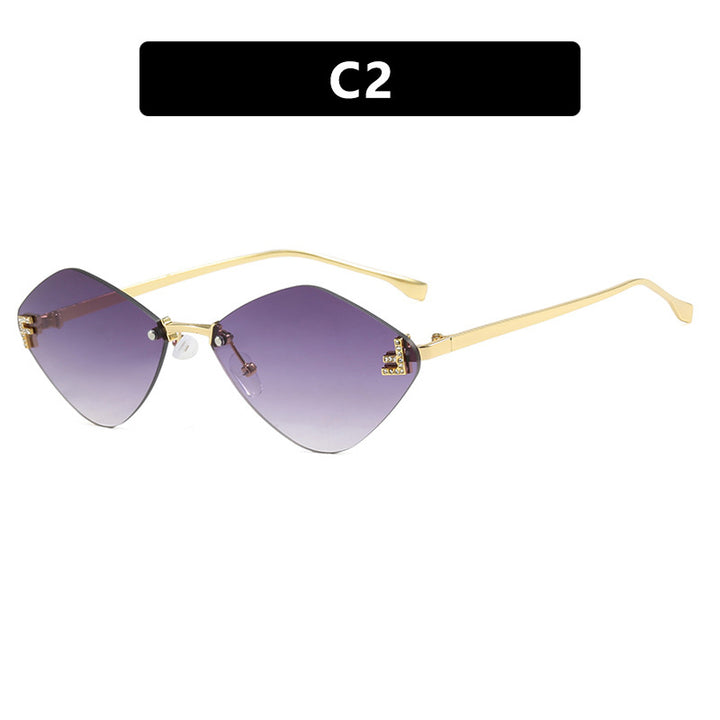 Women's geometric sunglasses in an extravagant design with gradient lenses Bowlift