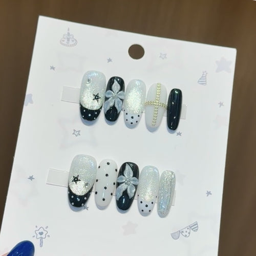 Glamorous artificial nail tips with floral accents Bowlift