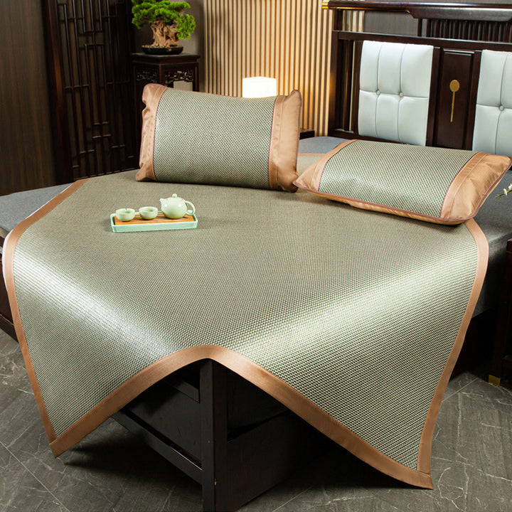 Women luxurious bedspread with elegant design Bowlift