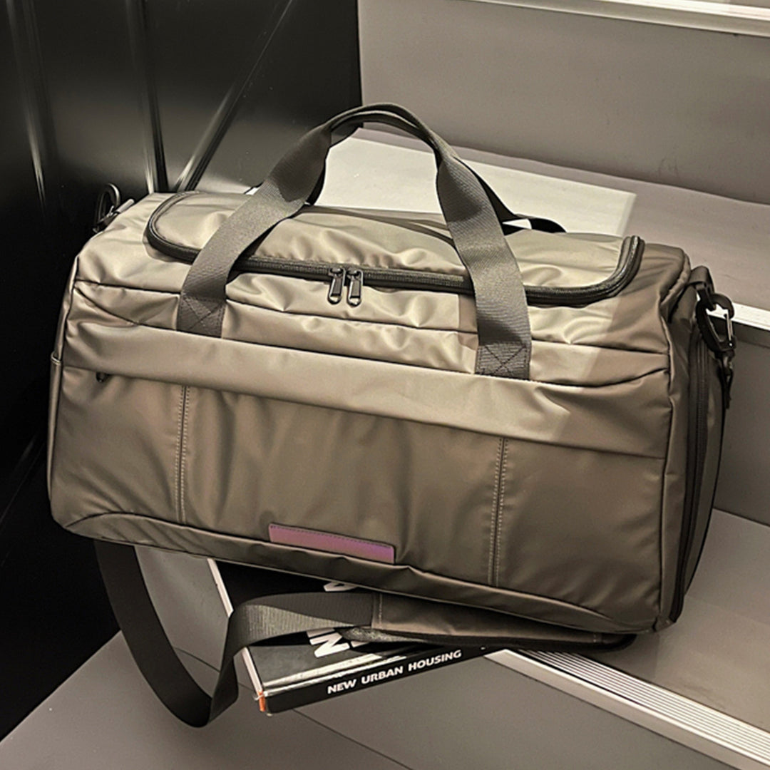 Sporty travel bag with insulated lining Bowlift
