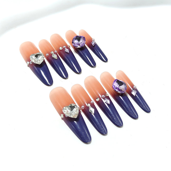 Artificial nails with glitter and elegant 3D applications Bowlift