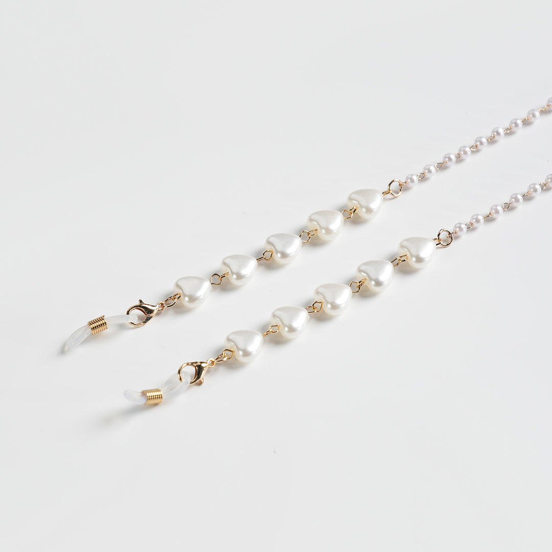 Heart-Shaped Beaded Eyewear Chain Bowlift