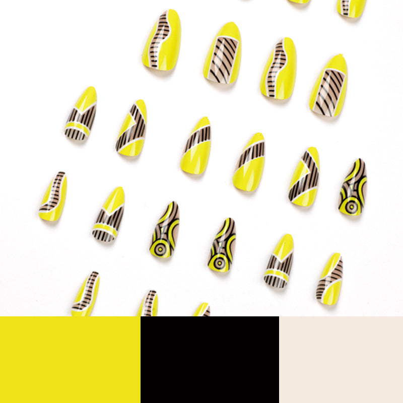 Artistic nails with geometric design Bowlift
