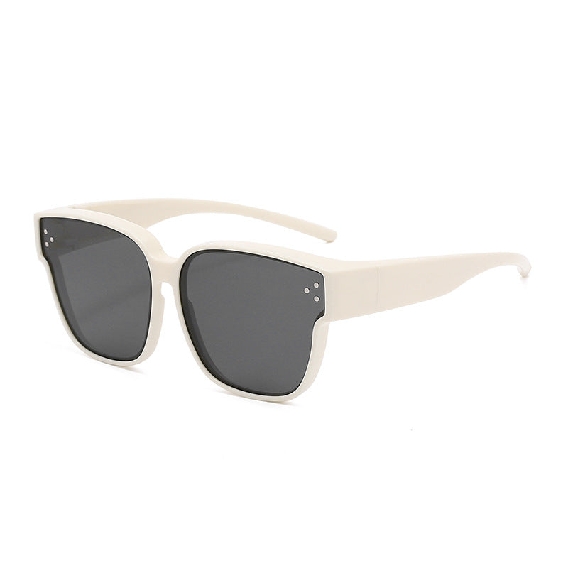 Ladies Fashion Sunglasses in clear lines design with high UV protection Bowlift