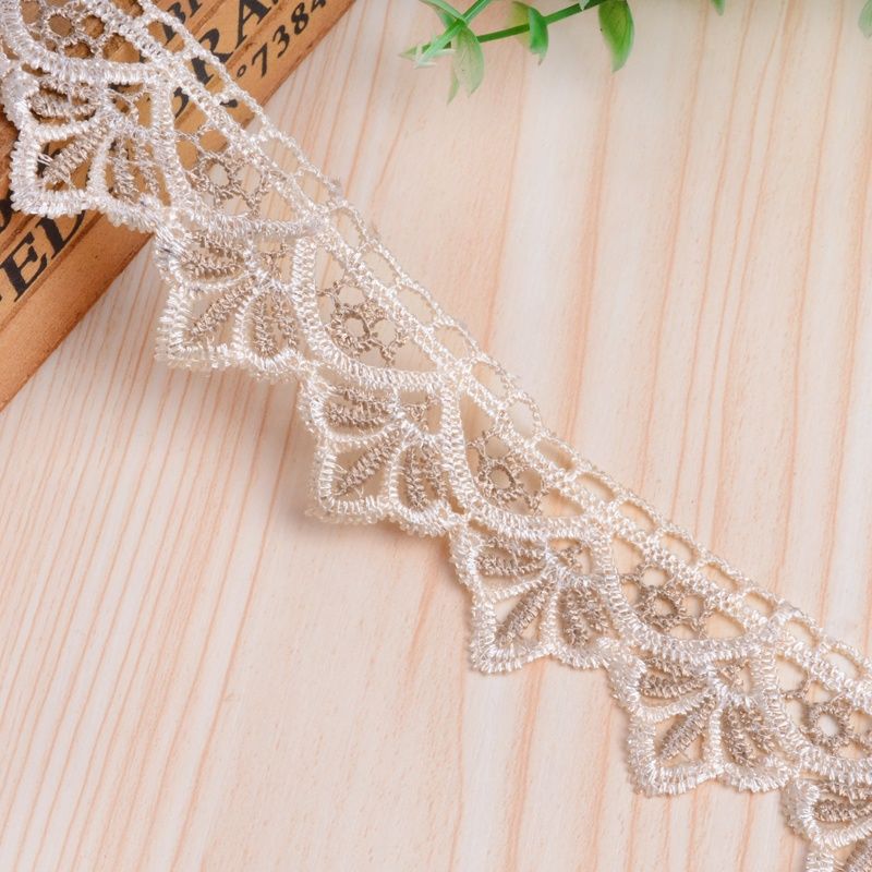Decorative lace trim Bowlift