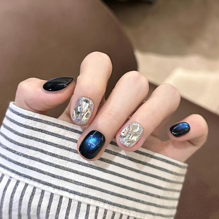Creative artificial nails with shimmering effects Bowlift