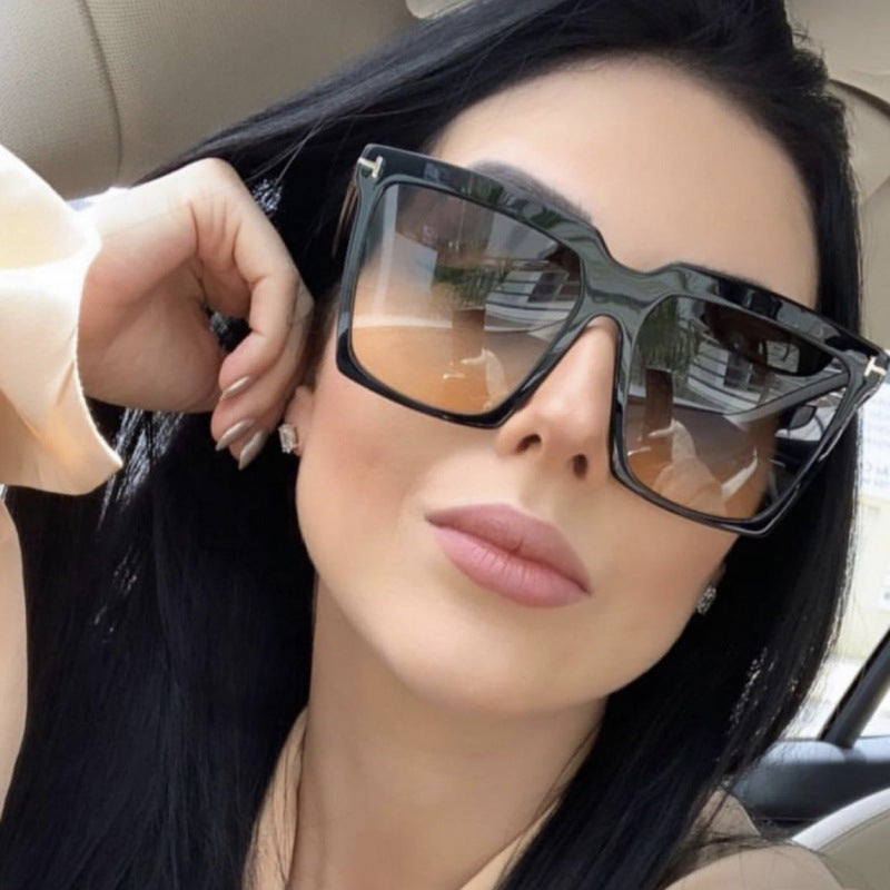 Women's oversized sunglasses with elegant and polarized lens design Bowlift