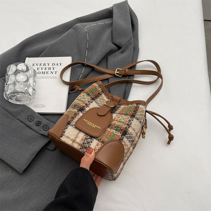 Fashionable Bucket Bag Bowlift